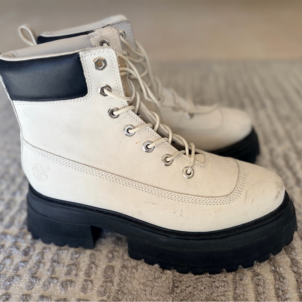 Timberland Women's Size 9 Cream and Black Leather Boots - Picture 2 of 10